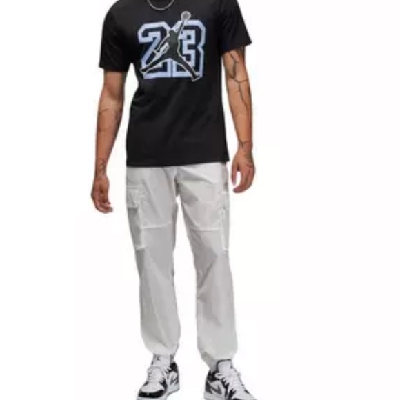 Jordan Men's Flight Essentials Tee-Black/Blue NWT - Picture 2 of 4